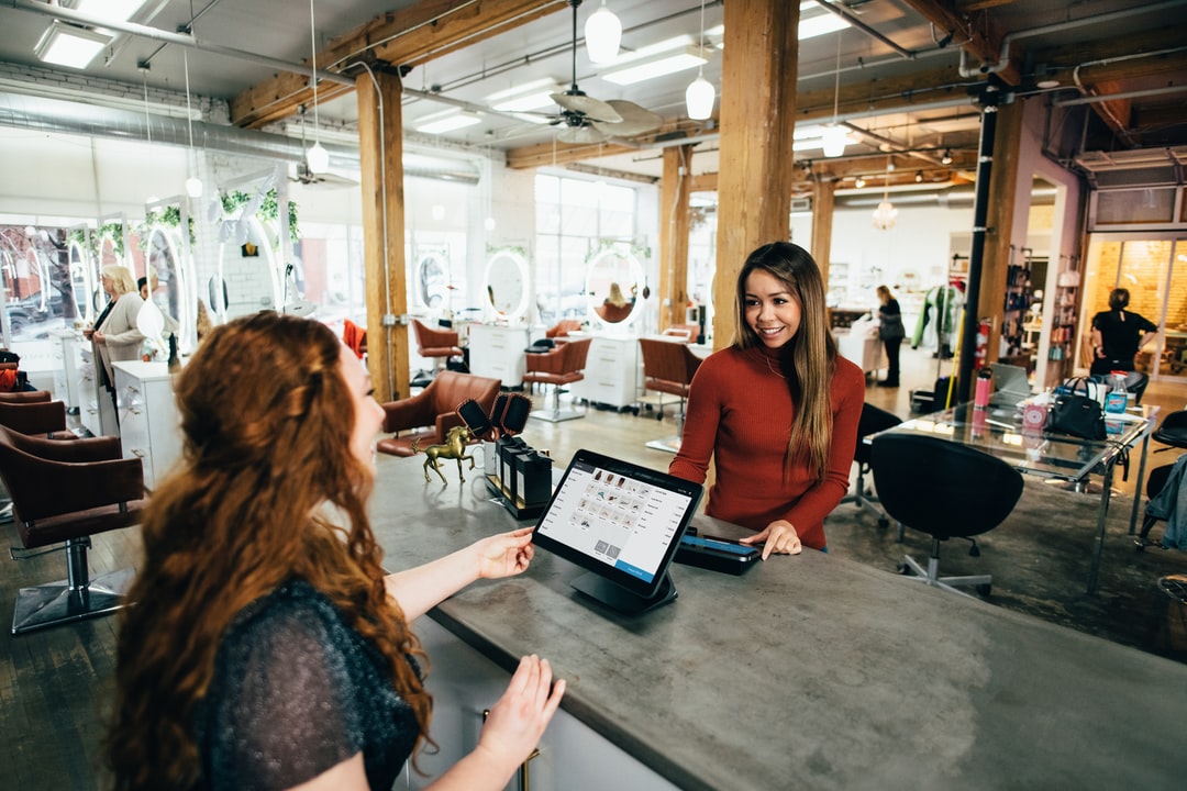 Customer Retention vs Customer Acquisition: How to Improve Your ROI Effectively